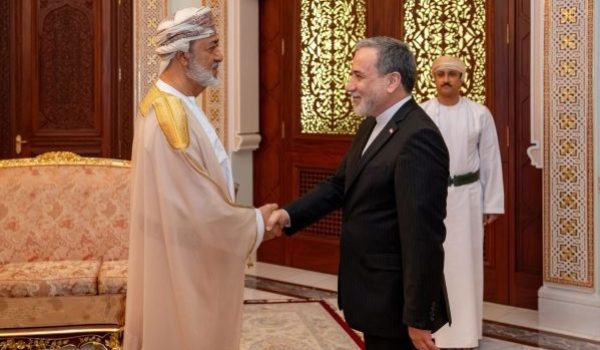 Menteri Luar Iran Abbas Araqchi menghadap Sultan Oman Sultan Haitham bin Tariq Al Said di Istana Al Baraka, Muscat, Oman/Foto REUTERS