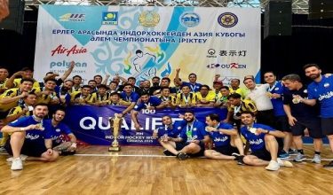 Pasukan Malaysia dan Iran meraikan kejayaan layak ke Piala Dunia / FOTO MHC