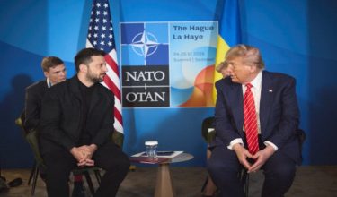 Trump bertemu Zelenskyy di luar Sidang Kemuncak NATO di The Hague, Belanda./REUTERS