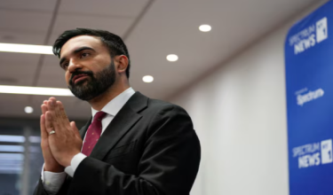 Zohran Mamdani pada debat pemilihan Utama Datuk Bandar New York anjuran Parti Demokrat. / Foto REUTERS