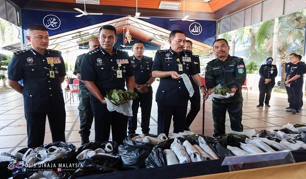 (FOTO FB Polis Kontinjen Kelantan)