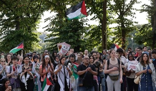 Penduduk Perancis mengecam kekejaman rejim Zionis Israel ke atas Palestin/ AFP