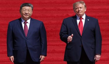 WASHINGTON, DC - SEPTEMBER 25: U.S. President Donald Trump (R) and President of China Xi Jinping (L) arrive for a tour of the National Archives Museum on September 25, 2026 in Washington, DC. President Xi concludes his three-day state visit to Washington, DC with a tour of the National Archives to view records significant to the U.S.-China relationship throughout history.   Win McNamee/Getty Images/AFP (Photo by WIN MCNAMEE / GETTY IMAGES NORTH AMERICA / Getty Images via AFP)
