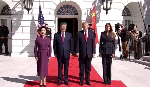 Peng Liyuan (kiri), Xi Jinping, Donald Trump dan Melania Trump (kanan)/ REUTERS