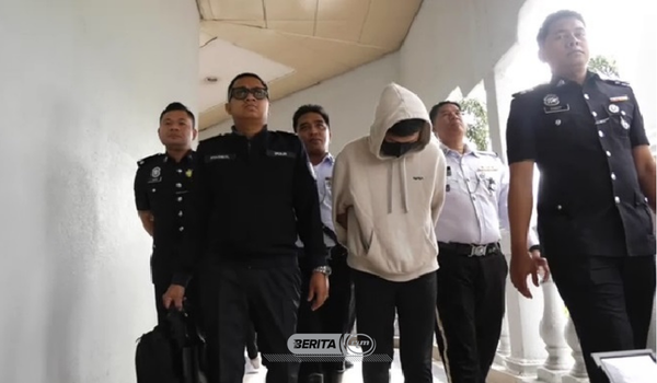 Mohd Iman Nafiz Fong Mohd Sabirin mengaku tidak bersalah di Mahkamah Majistret di sini, hari ini, atas dua pertuduhan memandu bawah pengaruh alkohol sehingga menyebabkan kematian seorang pekerja penyelenggaraan dan mencederakan seorang lagi individu