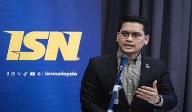 KUALA LUMPUR, 26 Okt -- Menteri Belia dan Sukan Dr. Mohammed Taufiq Johari berucap pada Majlis Penyerahan Surat Pelantikan Ahli Lembaga Perubatan Sukan dan Sains Sukan serta Perasmian Wellness Centre dan Pusat Rehabilitasi Berprestasi Tinggi Institut Sukan Negara (ISN) hari ini.

--fotoBERNAMA (2026) HAK CIPTA TERPELIHARA