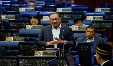 KUALA LUMPUR, 27 Jan -- Perdana Menteri Datuk Seri Anwar Ibrahim ketika sesi pertanyaan-pertanyaan dan jawab lisan pada Mesyuarat Pertama, Penggal Kelima Parlimen ke-15 Dewan Rakyat di Bangunan Parlimen hari ini.

-- fotoBERNAMA (2026) HAK CIPTA TERPELIHARA