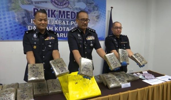 2701_POLIS_TAHAN_GANJA