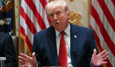 Presiden AS Donald Trump bercakap pada mesyuarat Kabinet di White House/Foto AFP