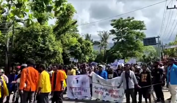 2704 LNR PAPUA CLASH