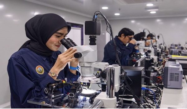 Pelajar di pusat pengajian tinggi dinasihat untuk mengurus kewangan dengan bijak. /Foto BERNAMA