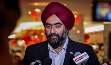 2704 SKN AMARJIT DUNIA New