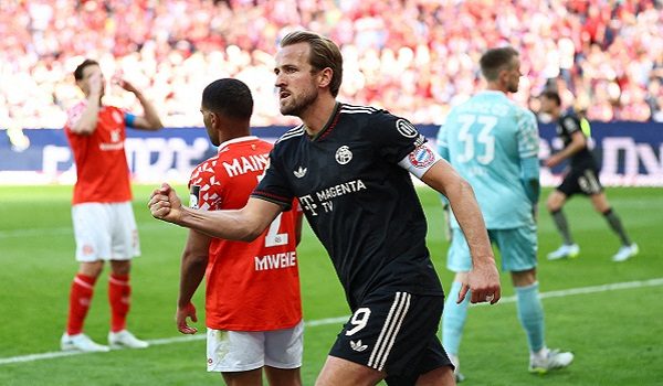 Soccer Football - Bundesliga - 1. FSV Mainz 05 v Bayern Munich - MEWA Arena, Mainz, Germany - April 25, 2026 Bayern Munich's Harry Kane celebrates after Jamal Musiala scores their third goal REUTERS/Kai Pfaffenbach DFL REGULATIONS PROHIBIT ANY USE OF PHOTOGRAPHS AS IMAGE SEQUENCES AND/OR QUASI-VIDEO.     TPX IMAGES OF THE DAY