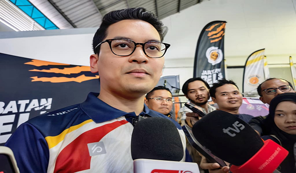 Menteri Belia dan Sukan, Dr. Mohammed Taufiq Johari.