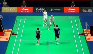 Chen Tang Jie-Toh Ee Wei menewaskan Hoo Pang Ron-Lai Pei Jing dalam perlawanan pusingan pertama Badminton Terbuka Singapura 2026 hari ini/ BWF TV