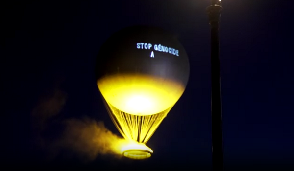 Belon dinaikkan sempena ulang tahun pertama upacara pembukaan Olimpik.
