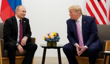 Presiden Vladimir Putin (kiri) dan Presiden Donald Trump/Foto Reuters