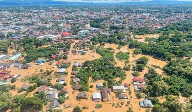 Banjir besar menjejaskan lebih daripada 260,000 penduduk merentasi beberapa wilayah di sepanjang sungai Chao Phraya. Foto AFP