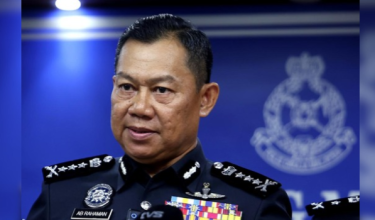 2710 JHR POLIS KES ALONG