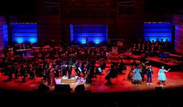 The Purple Symphony Orchestra dari Singapura dan Malaysian Philharmonic Youth Orchestra (MPYO) bergabung tenaga pada konsert The Symphony of Friendship 2.0 di Dewan Filharmonik Petronas (DFP)/ BERNAMA