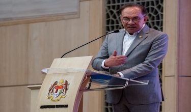 YAB Perdana Menteri, Dato' Seri Anwar Ibrahim semasa Majlis Amanat YAB Perdana Menteri bersama-sama Ketua-Ketua Agensi berhubung Jenayah Kewangan di Putrajaya. 28 Januari 2026. FATH RIZAL/Pejabat Perdana Menteri.

NO SALES; NO ARCHIVE; RESTRICTED TO EDITORIAL USE ONLY. NOTE TO EDITORS: This handout videos may only be used for editorial reporting purposes for the contemporaneous illustration of events, things or the people in the visual or facts mentioned in the caption. Reuse of the videos may require furth
