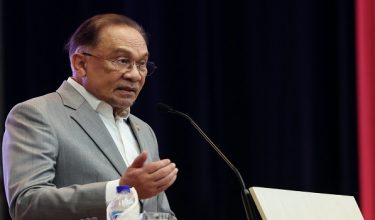 PUTRAJAYA, 28 Jan  Perdana Menteri Datuk Seri Anwar Ibrahim berucap pada Majlis Amanat Perdana Menteri bersama Ketua-Ketua Jabatan dan Agensi Penguatkuasaan berkaitan Jenayah Kewangan di Kementerian Kewangan, hari ini.

--fotoBERNAMA (2025) HAK CIPTA TERPELIHARA

PUTRAJAYA, Jan 28  Prime Minister Datuk Seri Anwar Ibrahim delivers a speech at the Prime Ministers Address with Heads of Departments and Enforcement Agencies related to Financial Crimes at the Ministry of Finance today. 

--fotoBERNAMA (2026) COPYRIGHT RESERVED