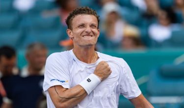 Pemain tenis Itali, Jannick Sinner meraikan kejayaan mara ke final Terbuka Miami / REUTERS