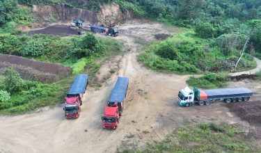 Suasana operasi pemeriksaan di sebuah lombong bijih besi di Mukim Kuala Nal, Kuala Krai/Foto PGA Briged Tenggara