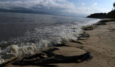 Kawasan pantai Batu Ferringhi/ Foto fail BERNAMA
