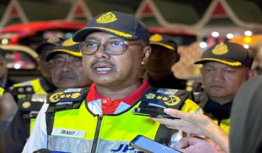 Pengarah JPJ Pulau Pinang, Zulkifli Ismail ditemui pemberita selepas meninjau Ops Bersepadu Gempur Kenderaan Perdagangan di Tol Sungai Dua (Arah Selatan), malam tadi/RTM