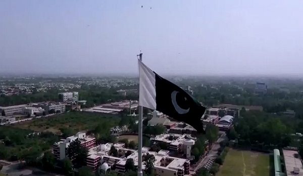 Bendera Pakistan/ REUTERS