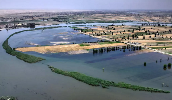 Wilayah Deir Ezzor di Syria yang dilanda banjir/ Foto AFP