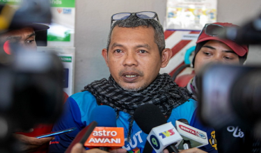 Malim Perhutanan Negeri Perak Muzafar Mohamad ditemubual wartawan ketika ditemui di Pos Kawalan Bomba (PKB) di Pos Kuala Poh/BERNAMA