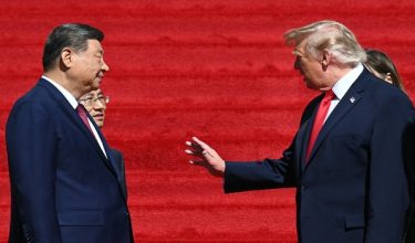 Xi (kiri) dan Trump (kanan) bertemu di White House minggu lalu / Foto AFP