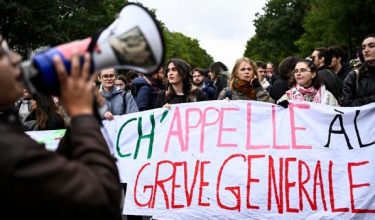 2910 LNR UN FRANCE PROTEST new