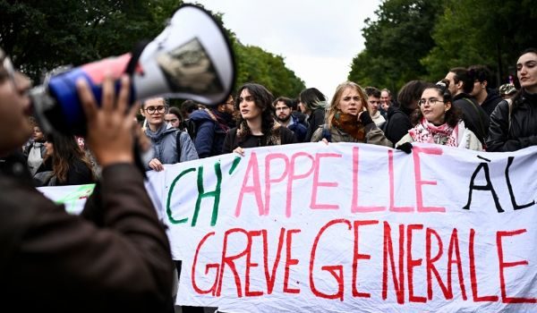 2910 LNR UN FRANCE PROTEST new