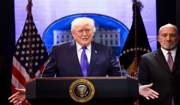 Presiden Amerika Syarikat, Donald Trump berkata rundingan dengan Iran akan dibuat menerusi panggilan telefon. /REUTERS