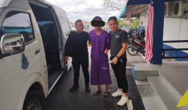 Salah seorang suspek yang ditahan polis kerana disyaki terlibat kes pecah rumah