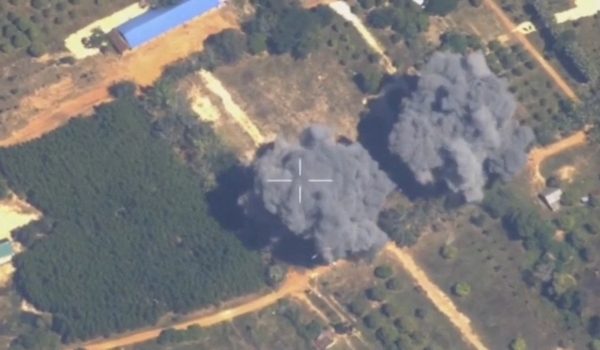 Video dirakam pada 15 Disember lalu menunjukkan kepulan asap kelihatan susulan seranga nudara yang didakwa tentera Thailand berdekatan sempadan Preah Netr Preah, wilayah Banteay Meanchey, Kemboja/Foto REUTERS
