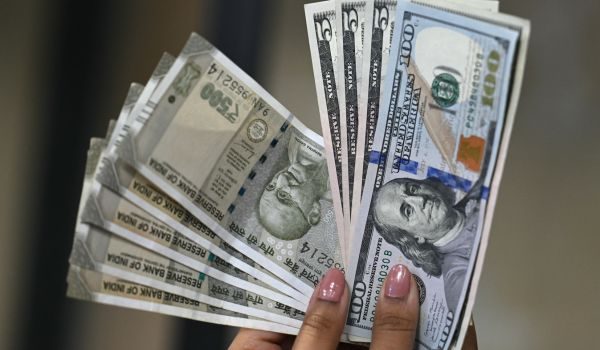 Menurut laporan tinjauan ekonomi akhir tahun kerajaan India, dengan KDNK bernilai AS$4.18 trilion, India telah mengatasi Jepun sebagai ekonomi keempat terbesar dunia dan dijangka menyingkirkan Jerman dari kedudukan ketiga dalam tempoh dua setengah hingga tiga tahun, dengan unjuran KDNK mencecah AS$7.3 trilion menjelang 2030/foto AFP
