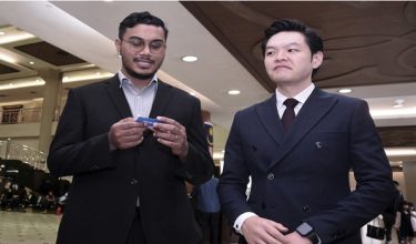 Pengarah filem Mentega Terbang, Mohd Khairianwar Jailani  dan penerbit  Tan Meng Kheng / BERNAMA