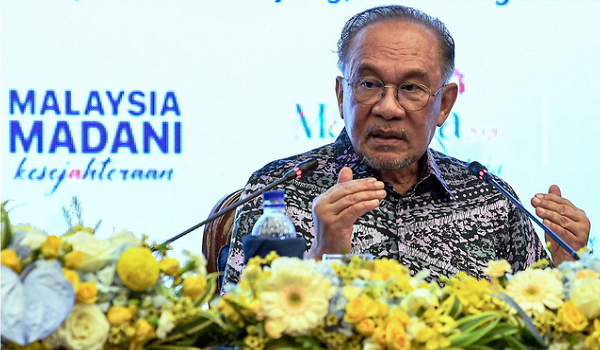 Perdana Menteri Datuk Seri Anwar Ibrahim