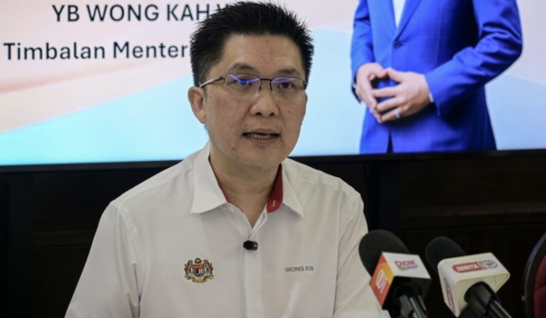 Wong Kah Woh/ BERNAMA