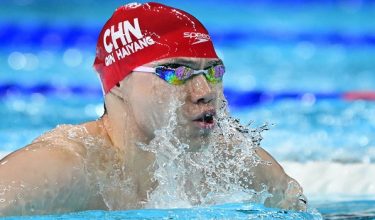 Pemegang rekod dunia renang 200 meter (m) kuak dada lelaki, Qin Haiyang dari China / AFP