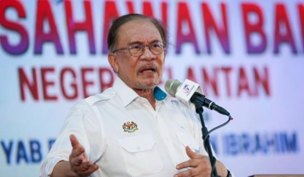 Perdana Menteri Datuk berucap pada Perasmian Skim Usahawan Bangkit Negeri Kelantan hari ini/Foto BERNAMA