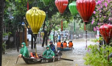 Hampir 150 rumah mengalami kerosakan/Foto AFP