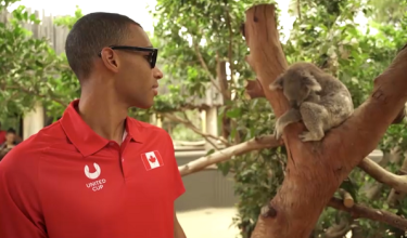 Bintang tenis Kanada, Felix Auger-Aliassime antara yang melawat Zoo Sydney sebagai aktiviti santai menjelang saingan United Cup/ REUTERS