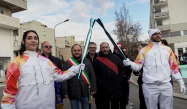 Obor Olimpik meneruskan perjalanan merentasi kawasan selatan Itali, Puglia, pada Selasa/Foto REUTERS