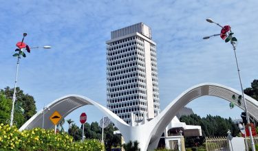 BANGUNAN PARLIMEN