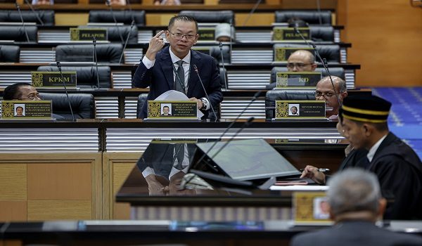 KUALA LUMPUR, 24 Jun -- Timbalan Menteri Pertanian dan Keterjaminan Makanan Datuk Chan Foong Hin berucap pada Sesi Kamar Khas Dewan Rakyat sempena Mesyuarat Kedua, Penggal Kelima, Parlimen Ke-15 di Bangunan Parlimen hari ini.

-- fotoBERNAMA (2026) HAK CIPTA TERPELIHARA